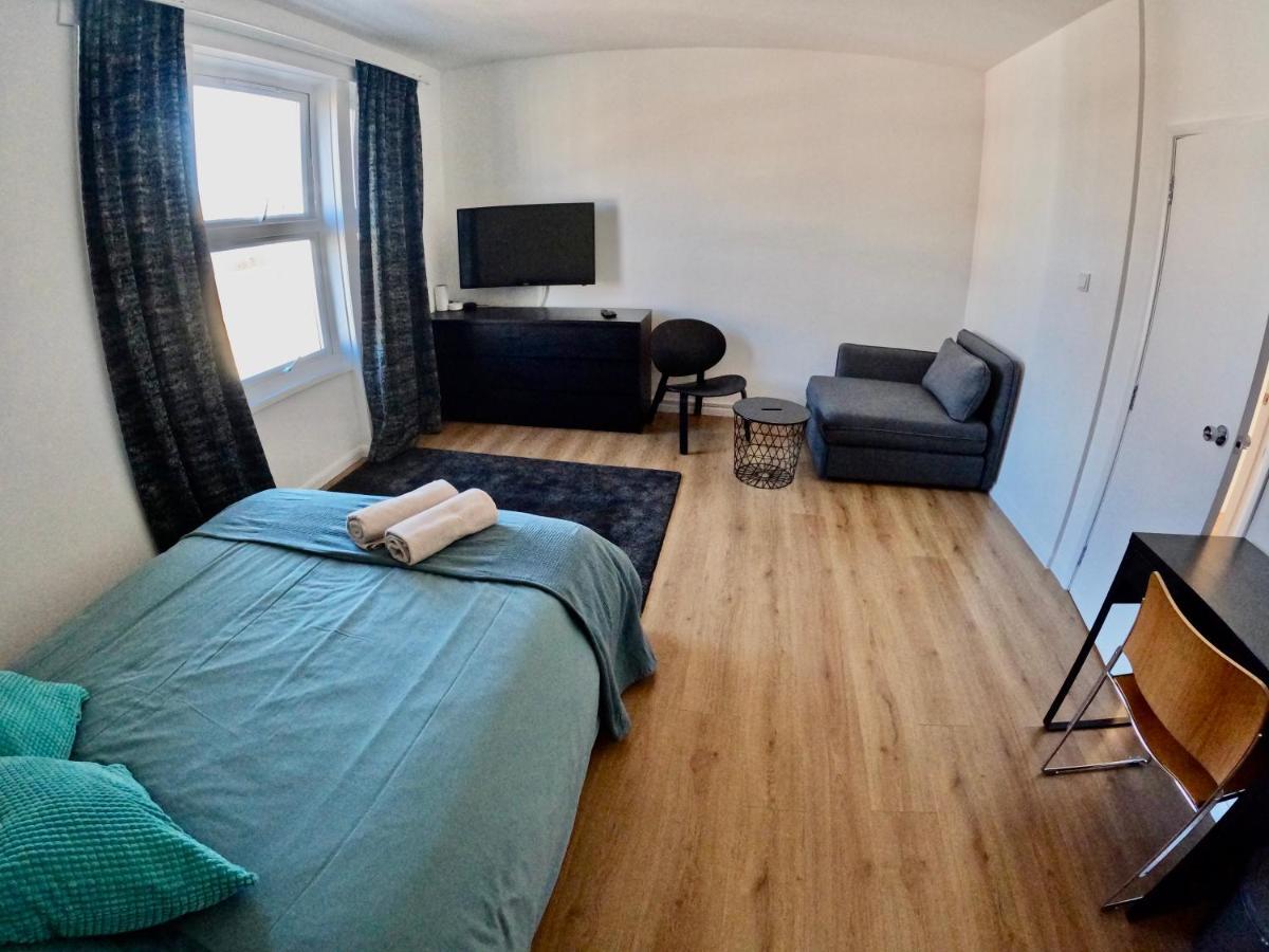 Lovely One Bedroom Flat ลอนดอน ภายนอก รูปภาพ