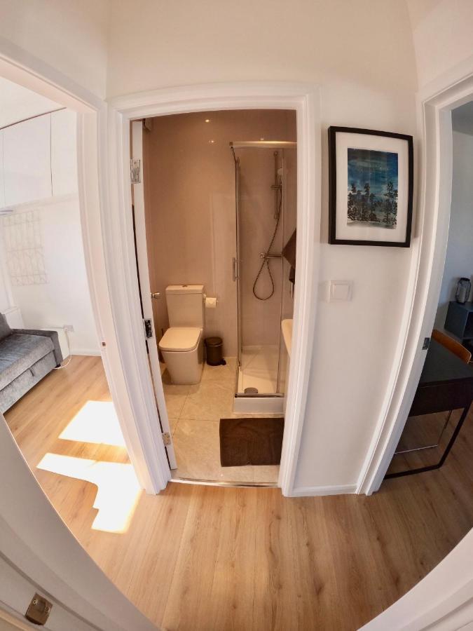 Lovely One Bedroom Flat ลอนดอน ภายนอก รูปภาพ