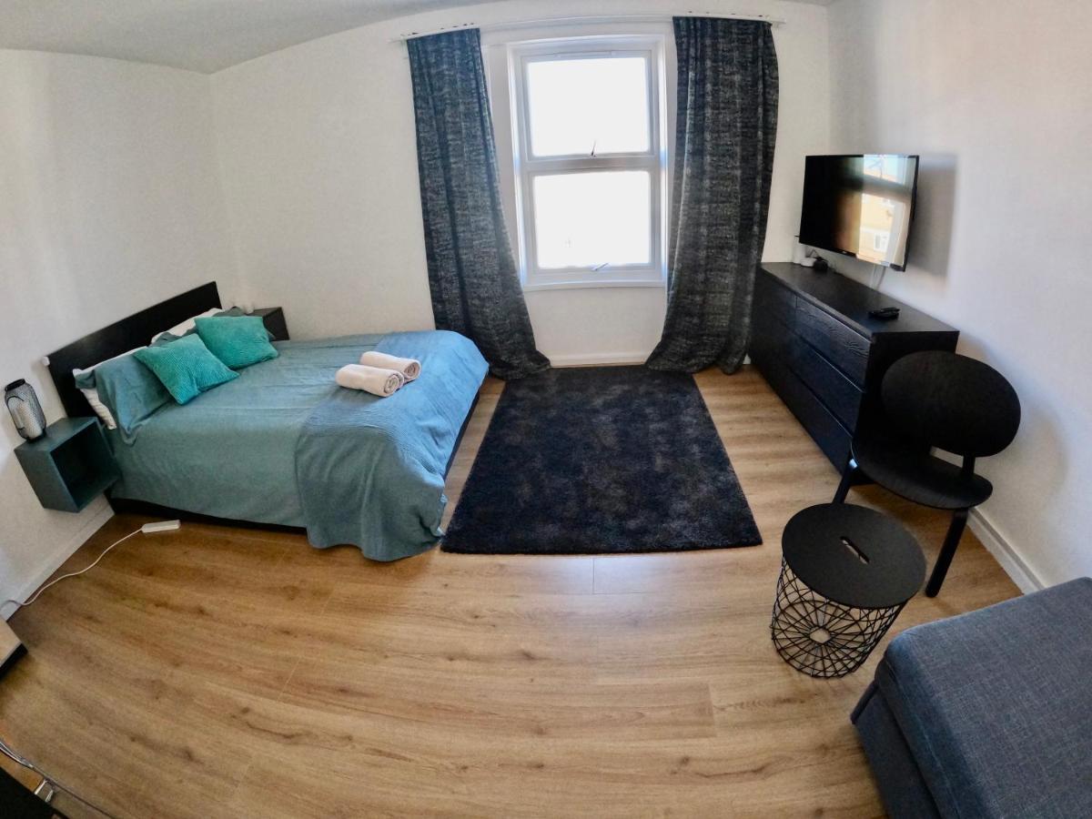 Lovely One Bedroom Flat ลอนดอน ภายนอก รูปภาพ