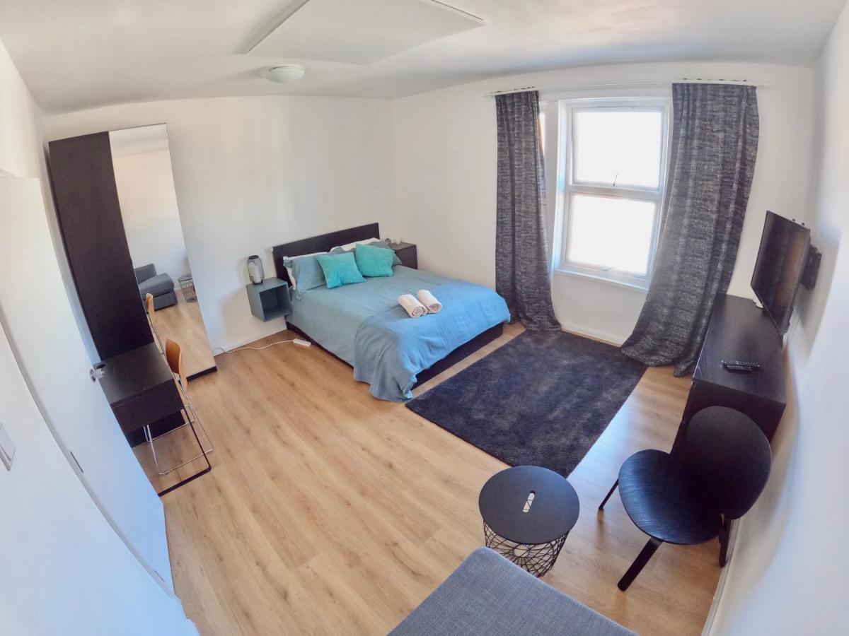Lovely One Bedroom Flat ลอนดอน ภายนอก รูปภาพ