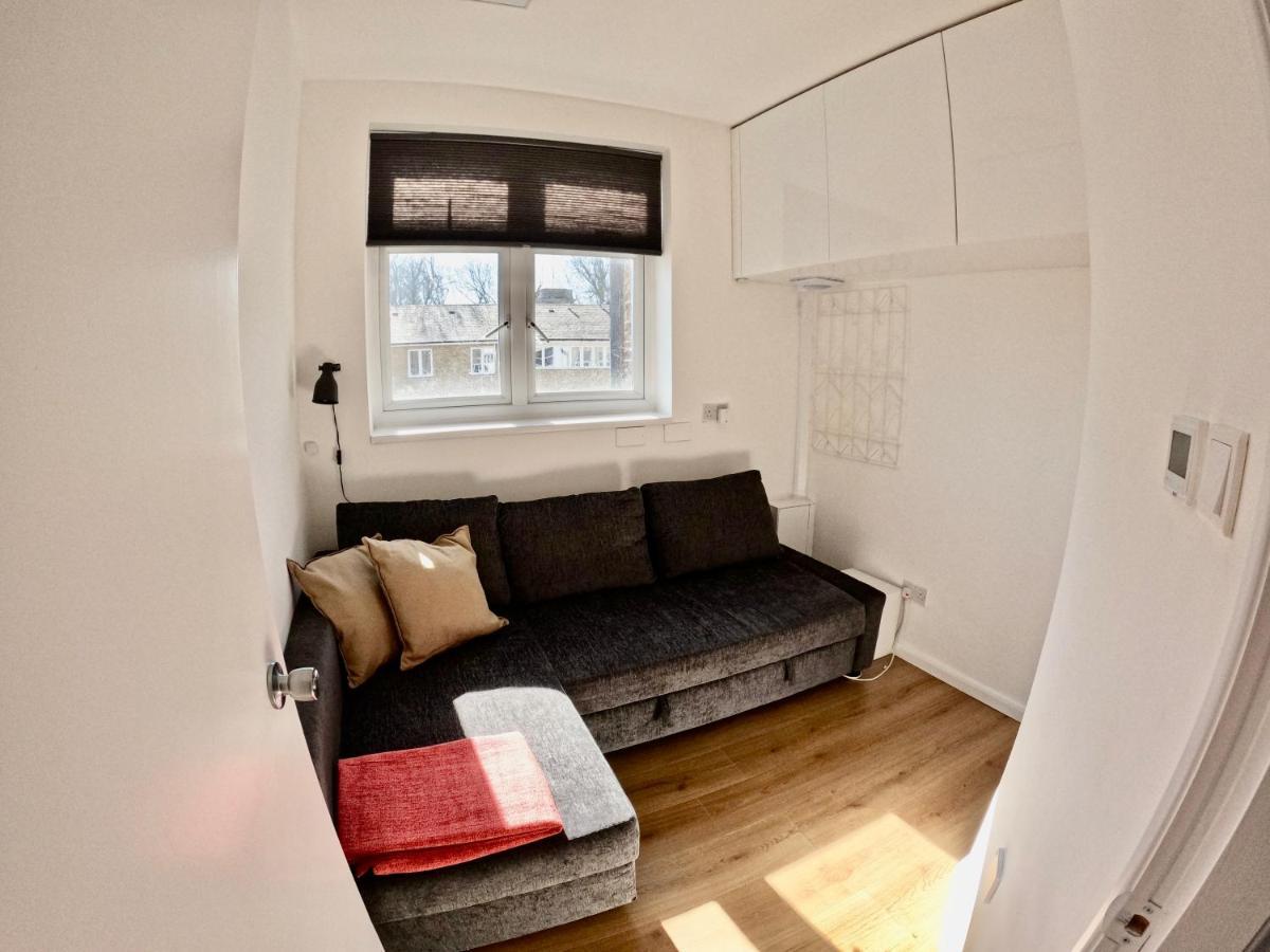 Lovely One Bedroom Flat ลอนดอน ภายนอก รูปภาพ
