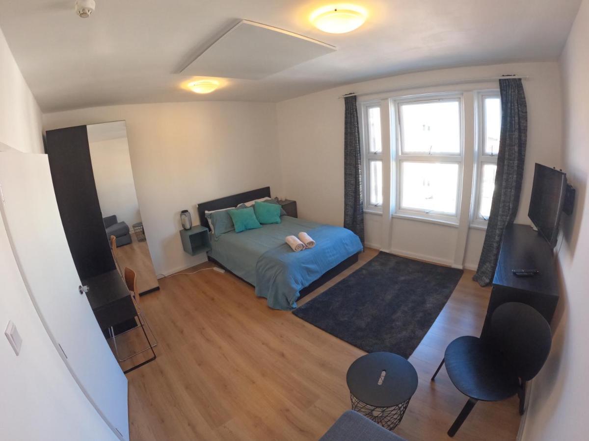 Lovely One Bedroom Flat ลอนดอน ภายนอก รูปภาพ