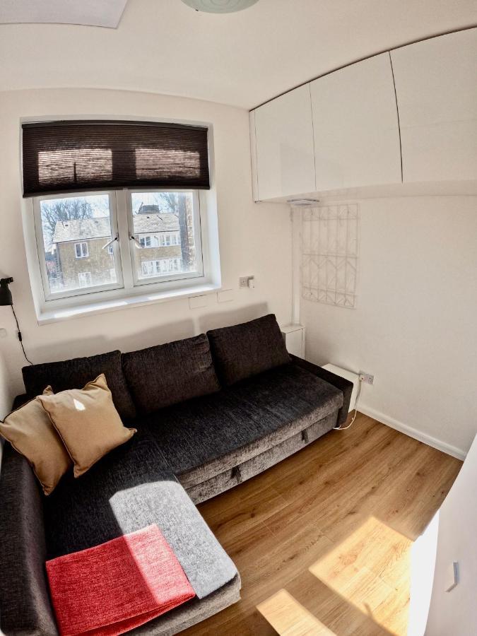 Lovely One Bedroom Flat ลอนดอน ภายนอก รูปภาพ