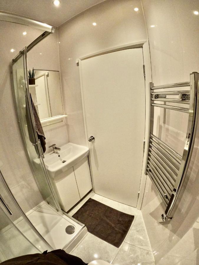 Lovely One Bedroom Flat ลอนดอน ภายนอก รูปภาพ
