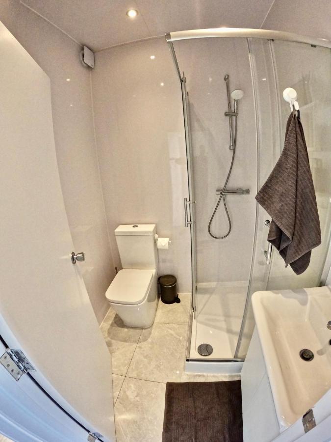 Lovely One Bedroom Flat ลอนดอน ภายนอก รูปภาพ